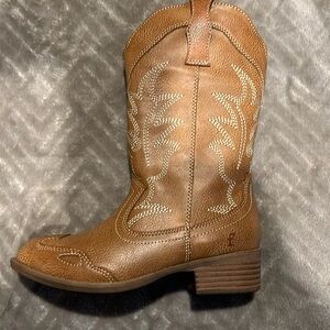 Brand new inbox super cute Frye and  Co. cowboy boots girls size 13